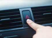 Banyak yang Nyalakan Hazard Saat Hujan, Padahal Justru Malah Bikin Bahaya