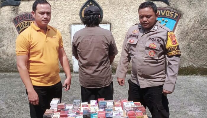 Warung di Cibinong Jual Rokok Ilegal, Polisi Amankan 100 Bungkus Tanpa Cukai