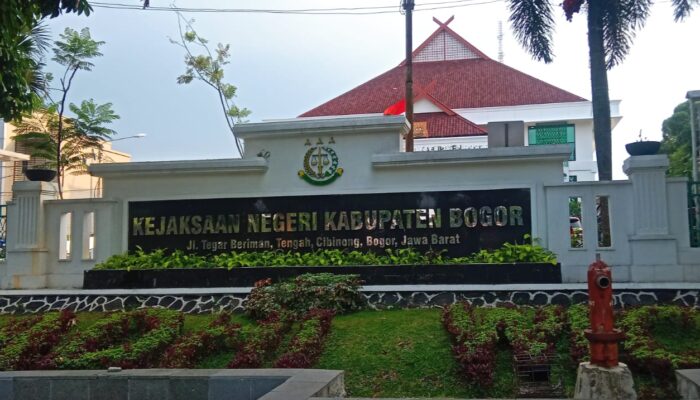 Kejari Kabupaten Bogor Lelang Mobil Suzuki Sitaan Rokok Ilegal, Buka Harga Segini