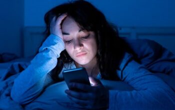Doomscrolling Jadi Kebiasaan Baru Gen Z, Ini Dampaknya buat Kesehatan Mental