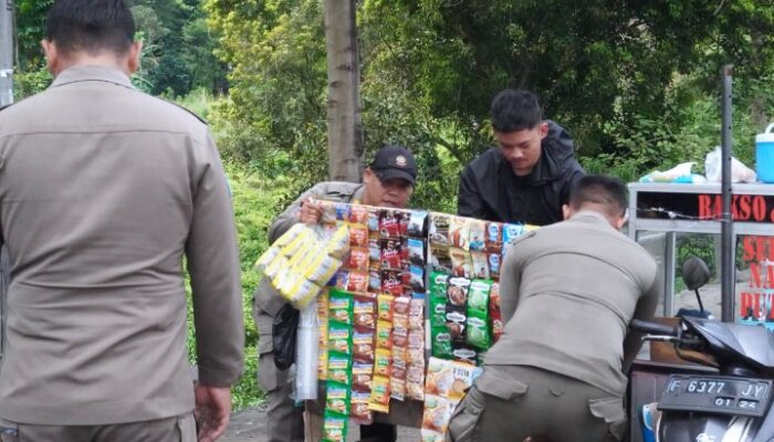 Jalur Puncak Dipenuhi PKL Lagi, PHRI Kritik Penertiban Tanpa Tempat Relokasi