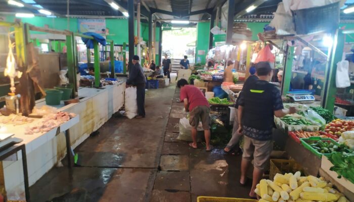 Dulu Ramai sampai Sore, Kini Pasar Cisarua Sepi Sejak Pagi