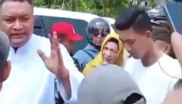 Dicegat Warga di Nanggung, Rudy Susmanto Janji Perbaiki Jalan Rusak