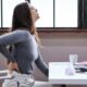 Duduk Terlalu Lama Bikin Badan Pegal? Ini 7 Cara Sederhana untuk Meredakan Nyeri Saat Kerja