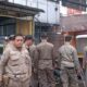 Satpol PP Kota Bogor Angkut 15 Gerobak PKL dari Trotoar Alun-alun, Pemilik Terancam Kena Denda