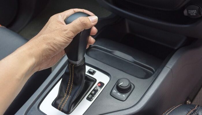Jangan Asal Pakai Posisi D, Begini Cara Aman Mengemudi Mobil Matic di Tanjakan dan Turunan