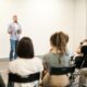 Sering Ngeblank Saat Presentasi? Ini 10 Cara Melatih Public Speaking agar Lebih Percaya Diri
