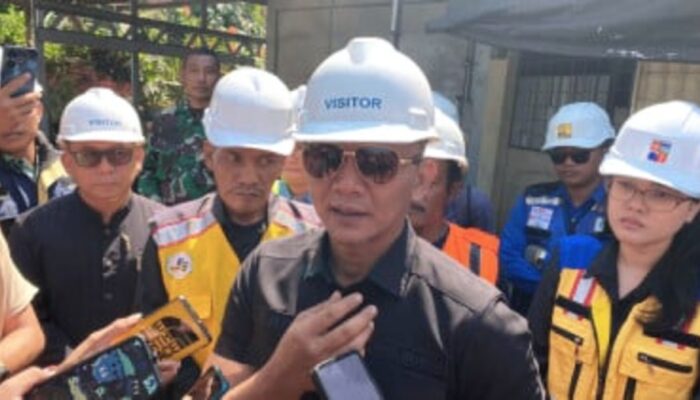 Jenal Mutaqin Tegur Kontraktor Proyek Jalan Batutulis, Ceceran Tanah Kotori Badan Jalan