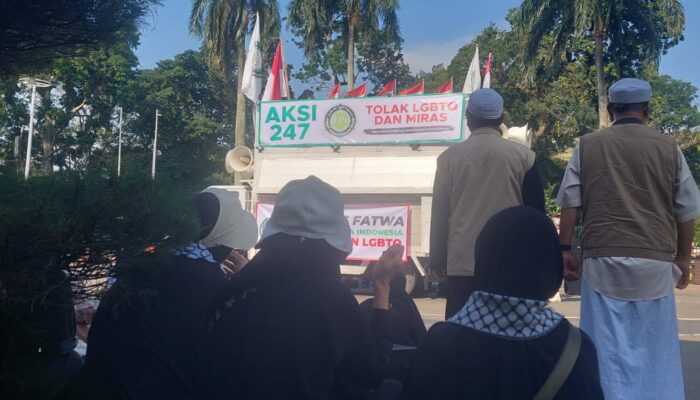 Seratusan Masyarakat Muslim Kota Bogor Tolak LBGTQ dan Miras Lewat Aksi 247 di Plaza Balaikota Bogor