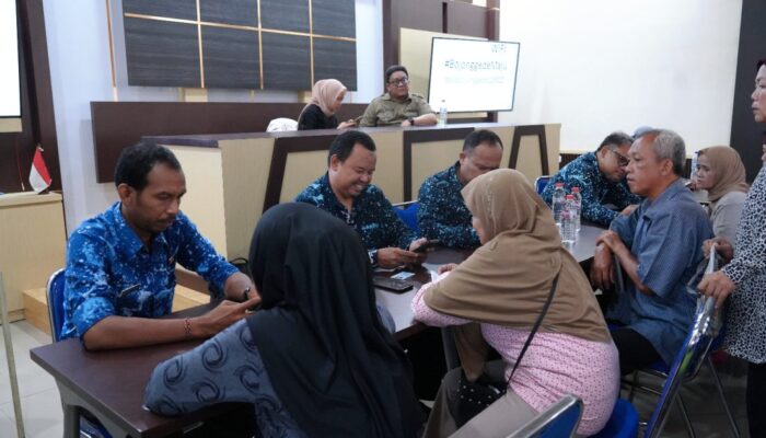 Bojonggede Jadi Percontohan Digitalisasi Bansos di Kabupaten Bogor, 200 Warga Ikut Verifikasi Data