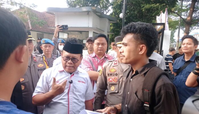 Aksi Mahasiswa Kepung DPRD Kota Bogor, Desak Dugaan Pokir hingga Tender Proyek Diusut