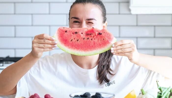9 Makanan dan Minuman yang Cocok Saat Cuaca Panas, Bikin Tubuh Tetap Segar dan Tak Mudah Dehidrasi