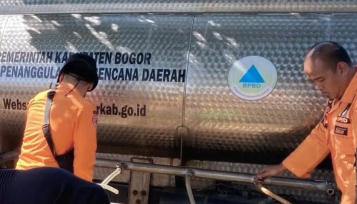 Kemarau Mulai Berdampak, 741 Warga Babakan Madang Bogor Terima Bantuan Air Bersih dari BPBD