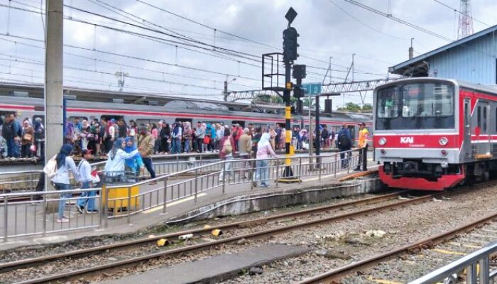 Stasiun Bogor Kini Layani KRL 12 Kereta, Kapasitas Penumpang Meningkat