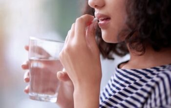 Jangan Sepelekan Kesemutan, Bisa Jadi Itu Tanda Kelebihan Vitamin B6 dari Suplemen