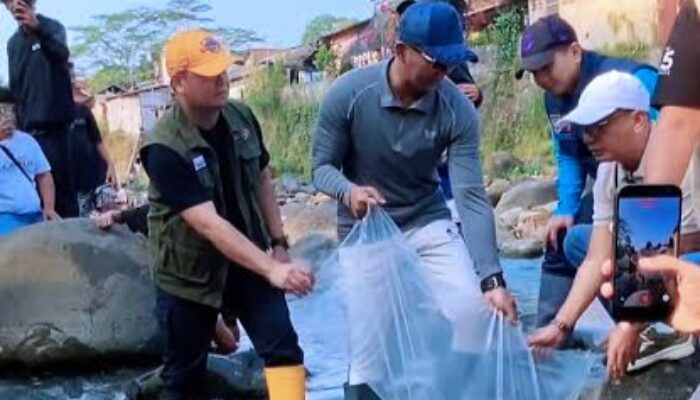 Hari Sungai Nasional, Warga dan Pemkot Bogor Bersihkan Ciliwung, 300 Bibit Ikan Nilem Ditebar