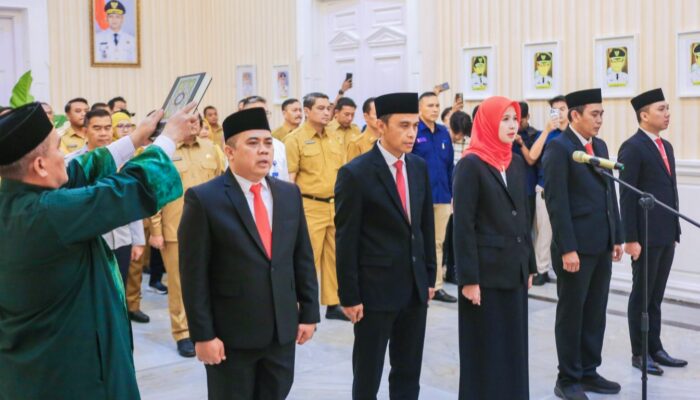 Dedie Rachim Lantik Sejumlah Pejabat, Titip Pesan Tegas Soal Bansos hingga Layanan Darurat RSUD