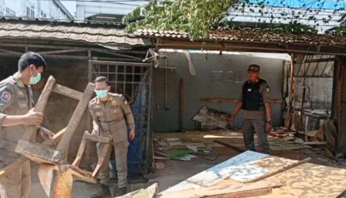 Tak Hiraukan Peringatan, Puluhan Lapak PKL di Cileungsi Akhirnya Dibongkar
