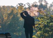 Leher Sering Dibunyikan sampai ‘Krek’? Ini Risiko yang Perlu Diwaspadai, Termasuk Stroke
