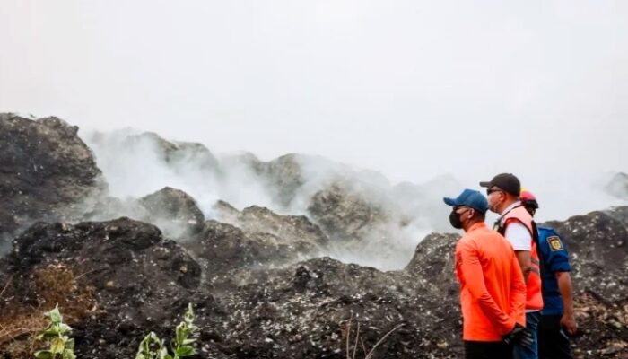TPAS Galuga Kebakaran, 450 Ton Sampah Kota Bogor Tertahan di Truk
