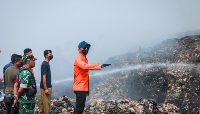 Kebakaran TPA Galuga Bogor Belum Padam, Bara di Bawah Sampah Terus Munculkan Api