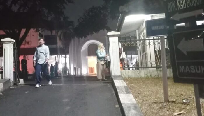 Delapan Mobil Penyidik KPK Tinggalkan Kantor ATR/BPN Kabupaten Bogor, Bawa Dokumen dan Barang Bukti