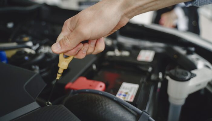 Oli Mobil Sering Berkurang Padahal Tak Ada Bekas Bocor, Jangan Langsung Tambah Oli