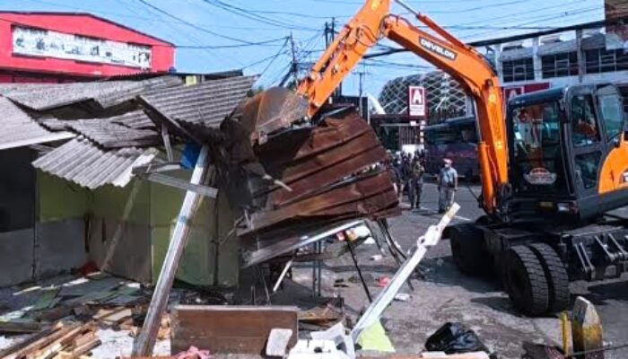 Usai 79 Bangunan Liar Ditertibkan, Kawasan Pasar Cisarua Disiapkan untuk Rekayasa Lalu Lintas