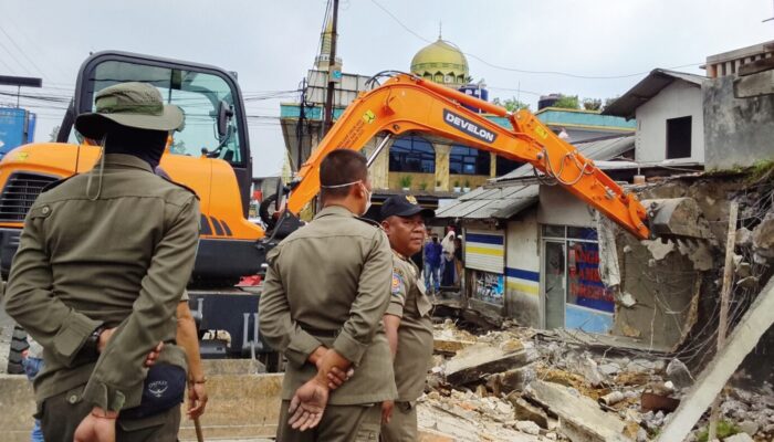 Penertiban Bangunan di Simpang Megamendung Picu Antrean Kendaraan hingga 3 Kilometer