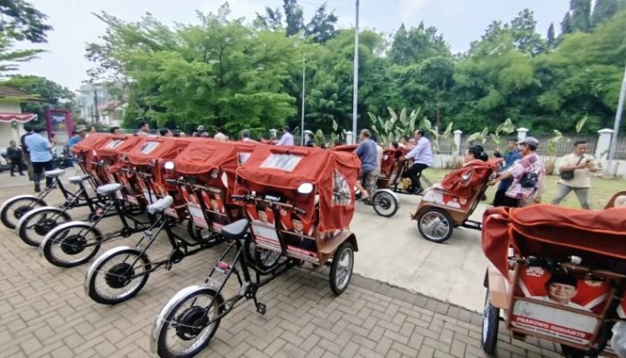 160 Becak Listrik Dibagikan ke Pengayuh Lansia di Bogor, Pemkot Siapkan Aturan Rute