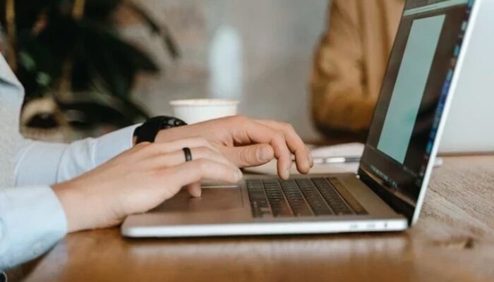 Cari Laptop Desain Grafis di Bawah Rp10 Juta? Ini 5 Pilihan Cocok untuk Mahasiswa